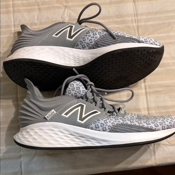Women’s New Balance Roav with Fresh Foam size 9.5 - Picture 6 of 10